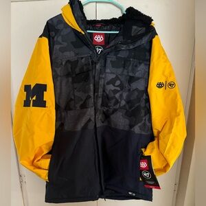 686 Michigan insulated navy jacket
